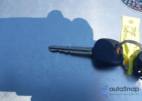 2004 Toyota Sequoia Sr5 V8 from USA, damaged, VIN 5TDZT34A74S229166